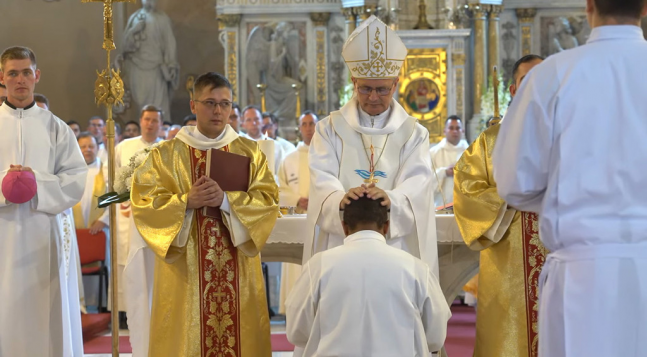 „Isten, az Atya mindig hűséges!”