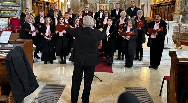 Zenei dicsőítés és közösségi összefogás a Szatmári Egyházmegyében